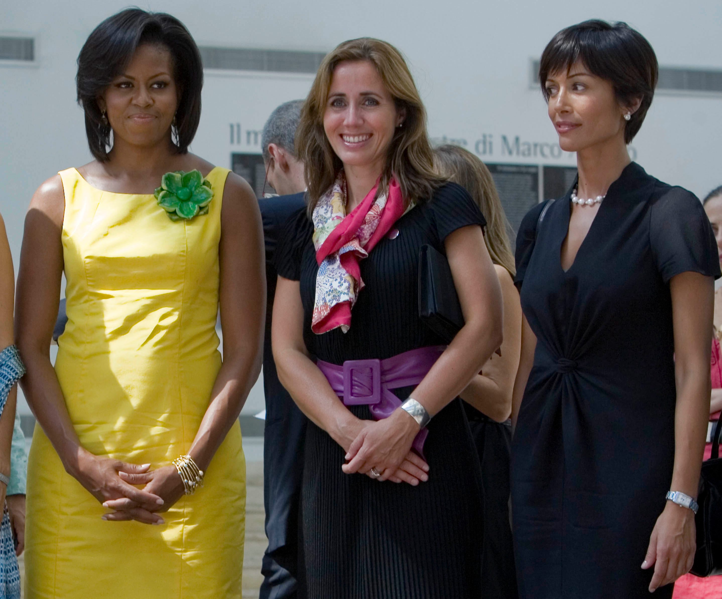 Filippa Reinfeldt bredvid sin amerikanska motsvarighet Michelle Obama (till vänster) och Italiens jämställdhetsminister Mara Carfagna (till höger).