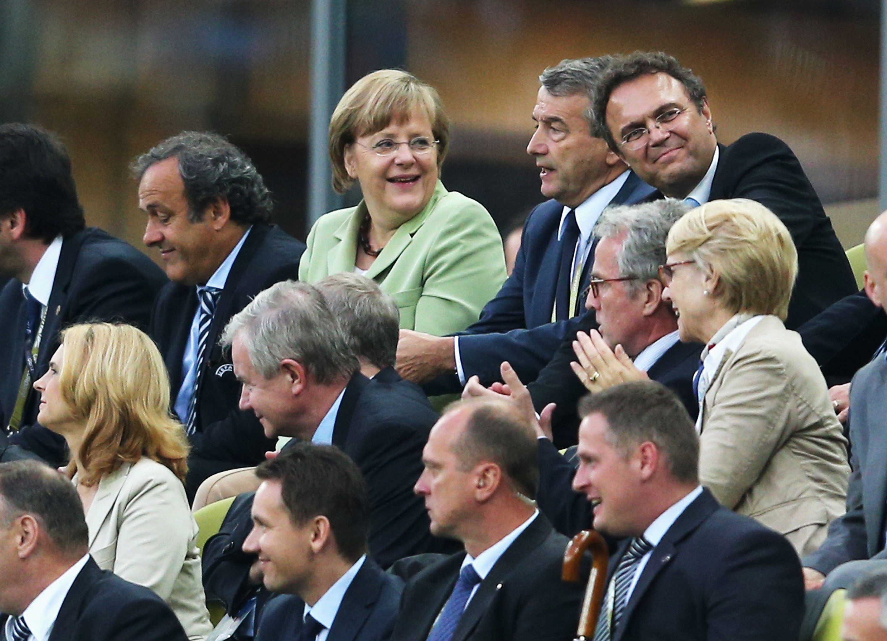 Merkel på VIP-läktaren i Gdansk. Merkel på VIP-läktaren i Gdansk.