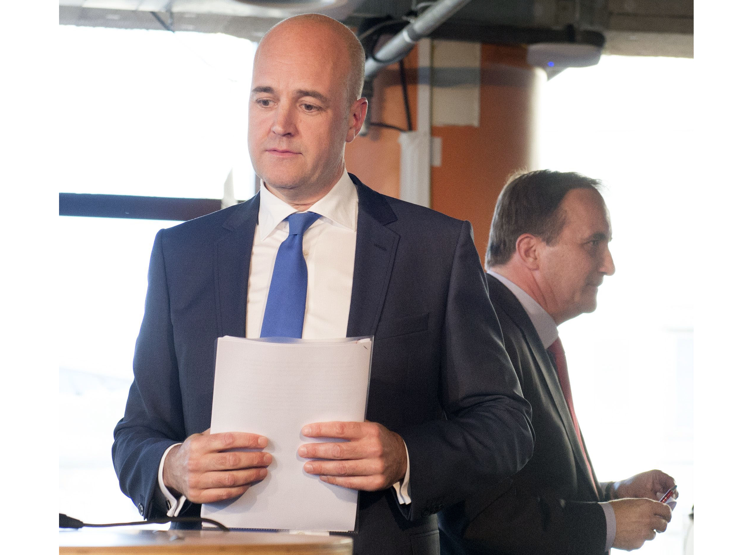 Debatterar med Löfven (2014). Debatterar med Löfven (2014).