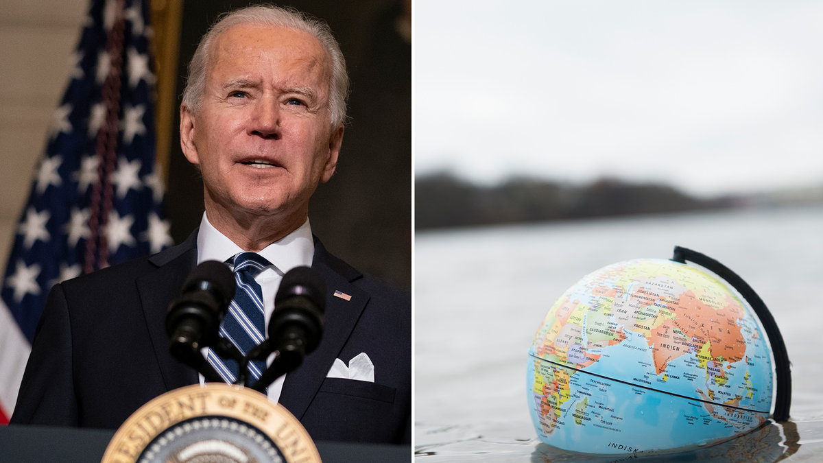 President Joe Biden bredvid en bild på en jordglob som sjunker ner i vattnet.