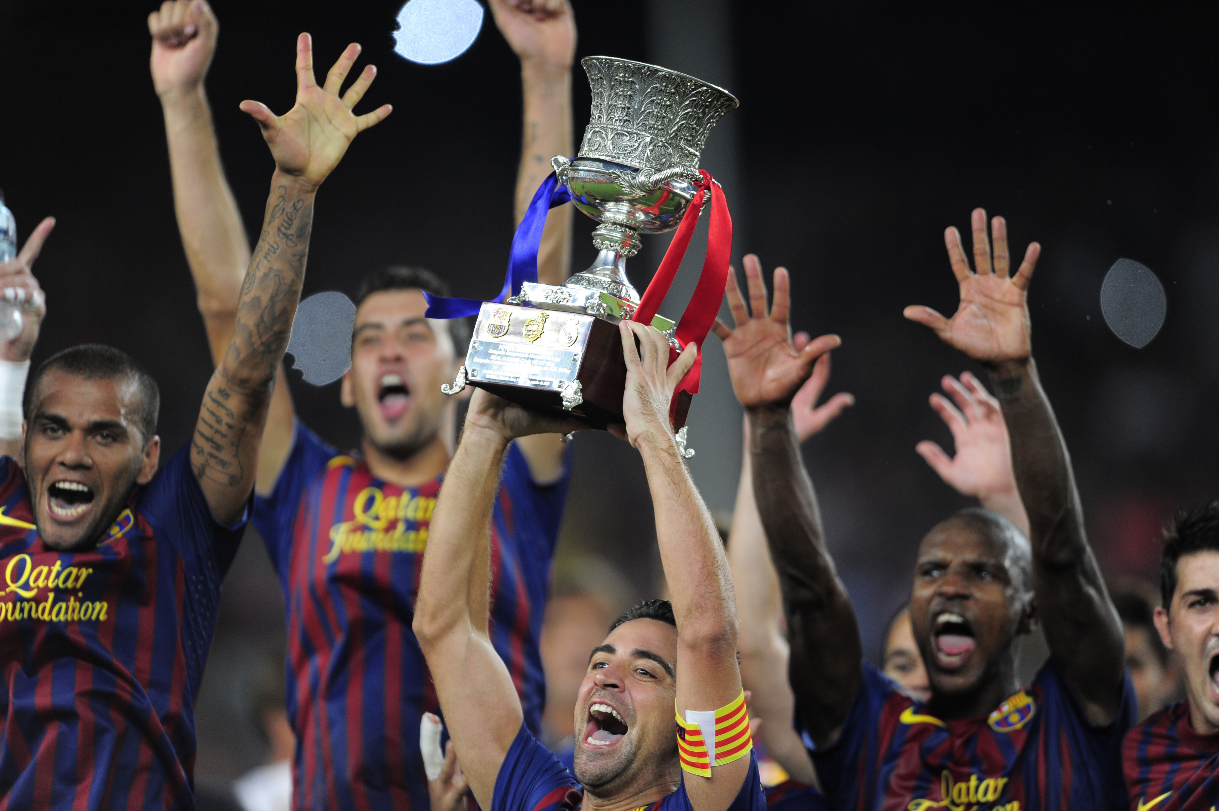 Ja just det, lagen spelade trots allt om en titel, nämligen den spanska Supercupen. I grund och botten är den endast en förlängning av försäsongsträningen, men när de två största lagen den iberiska halvön skådat blir det aldrig fråga om träningsmatcher... Ja just det, lagen spelade trots allt om en titel, nämligen den spanska Supercupen. I grund och botten är den endast en förlängning av försäsongsträningen, men när de två största lagen den iberiska halvön skådat blir det aldrig fråga om träningsmatcher...