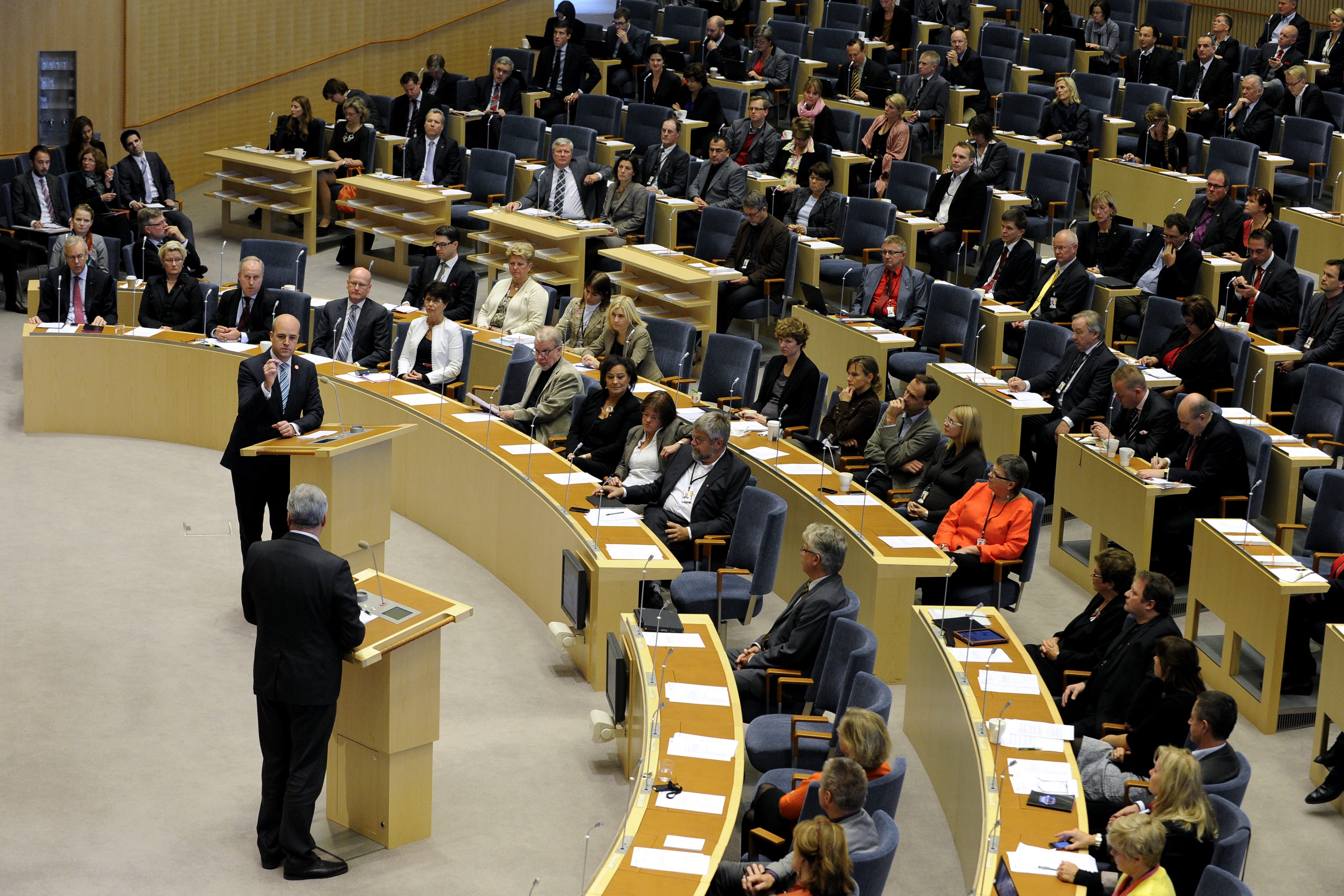 I en serie artiklar har Nyheter24 granskat riksdagsledamöternas inkomster i relation till deras sidouppdrag.