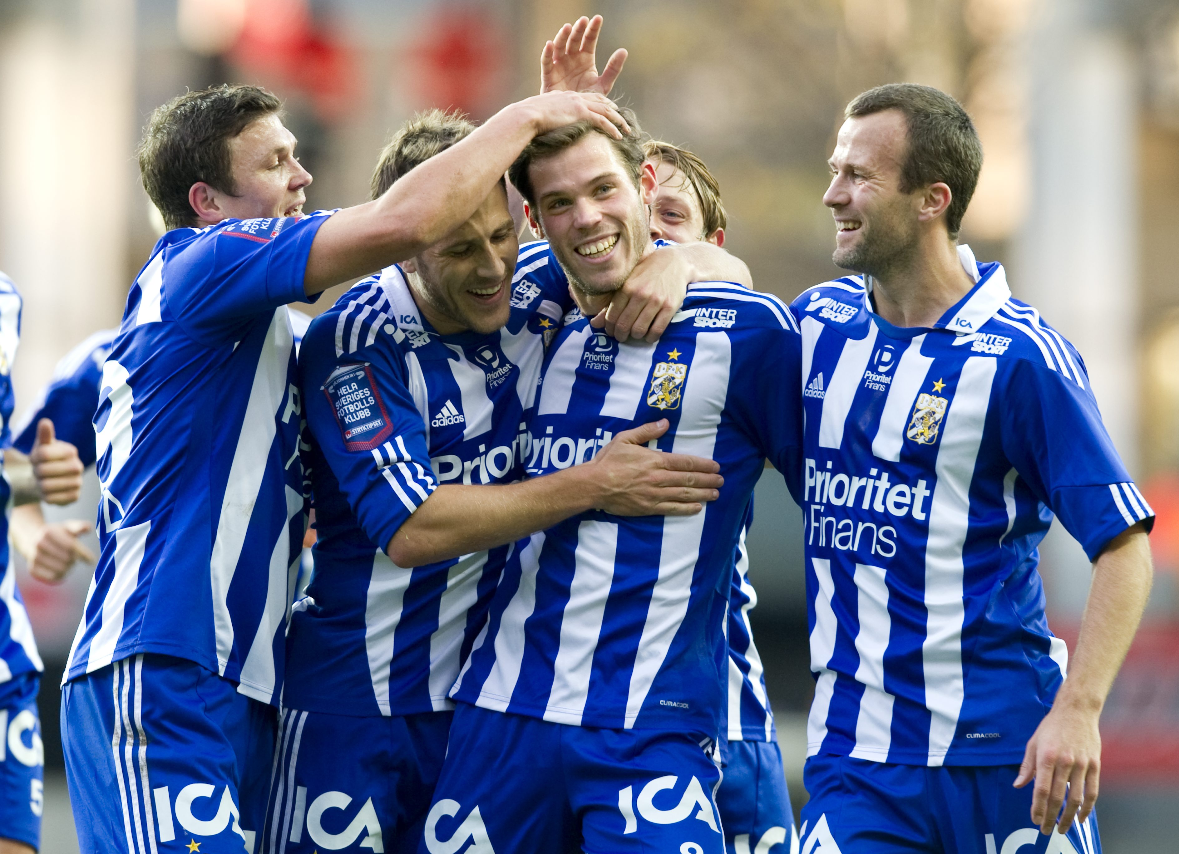 "Real Göteborg" har värvat tungt och är en av storfavoriterna i årets allsvenska. Men hur bra är laget? Nyheter24 bedömer lagets startelva. "Real Göteborg" har värvat tungt och är en av storfavoriterna i årets allsvenska. Men hur bra är laget? Nyheter24 bedömer lagets startelva.