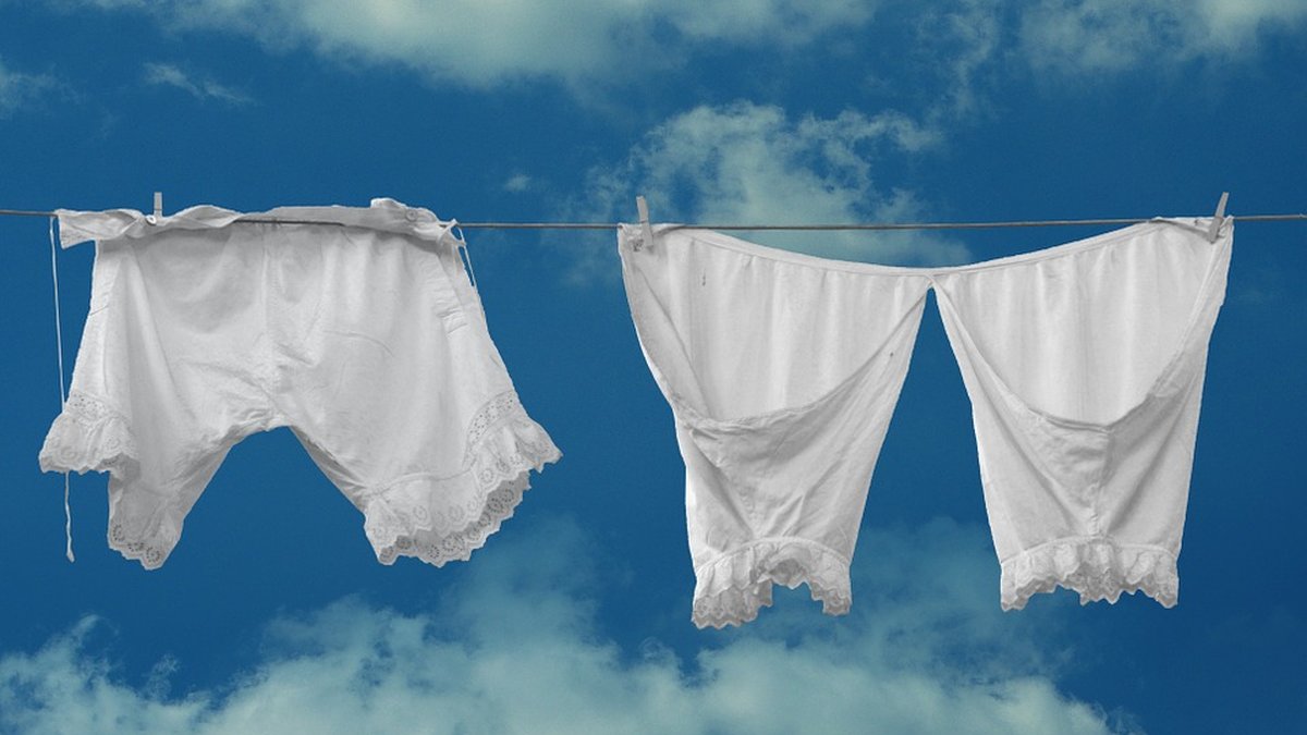 Bomull är ett bra tyg för underkläder så även underkläder i andra material brukar ha en så kallad grenkil i bomull. 