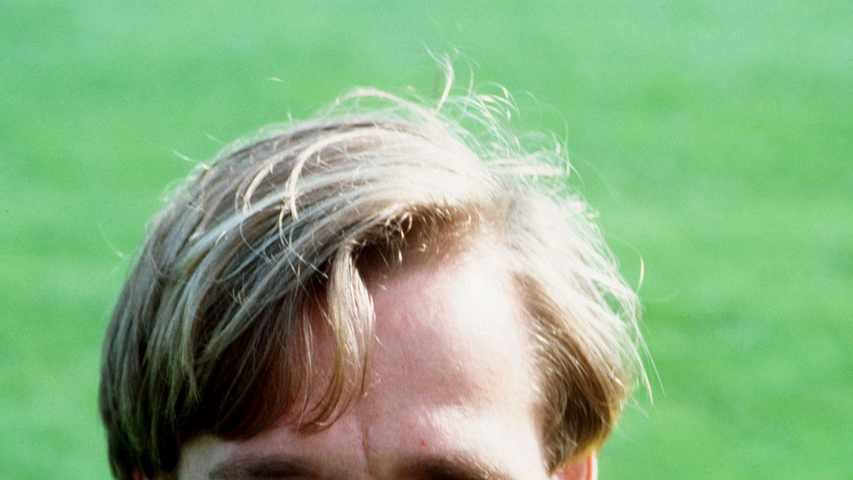Dan Corneliussons mål räckte inte i förlusten mot Tjeckoslovakien. Sverige missade VM 1986. 