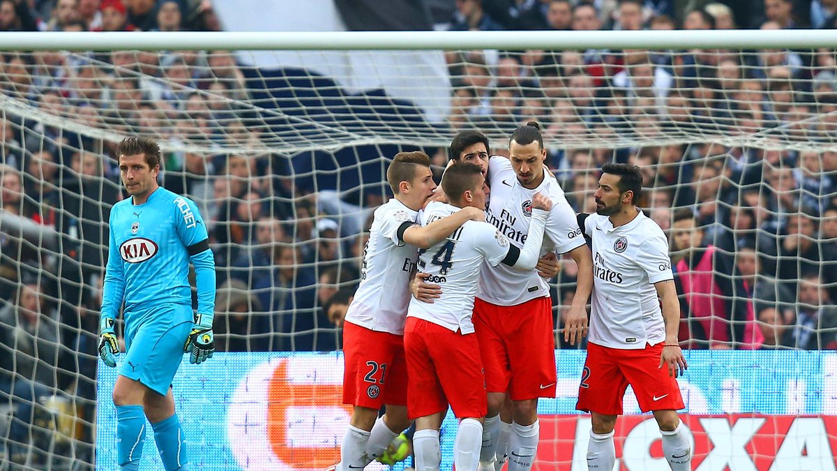 Efter PSG:s 2–3-förlust mot Bordeaux rasade Zlatan mot domaren – och Frankrike som han kallade för "skitland". 
