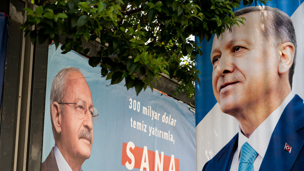Valaffischer för presidentkandidaterna Kemal Kiliçdaroglu och Recep Tayyip Erdogan i Ankara.