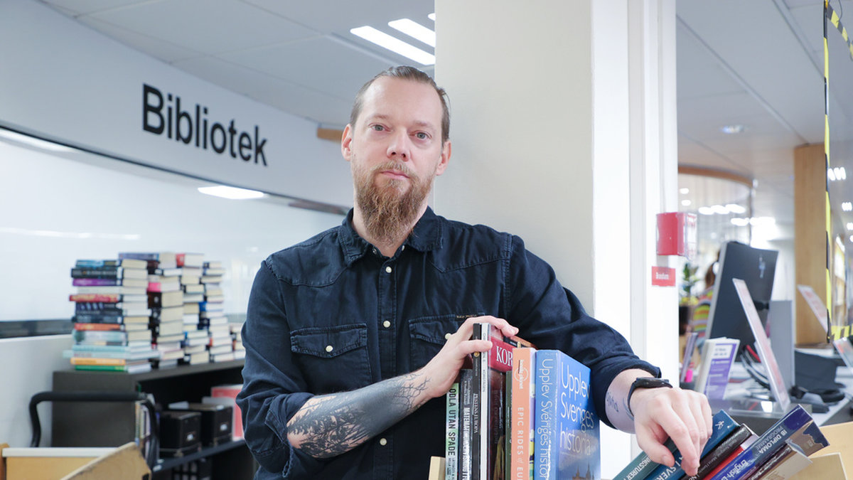 Stockholms stadsbibliotekarie Daniel Forsman tycker att säkerhetsriskerna är för stora för att fortsätta att använda Tiktok. Arkivbild.