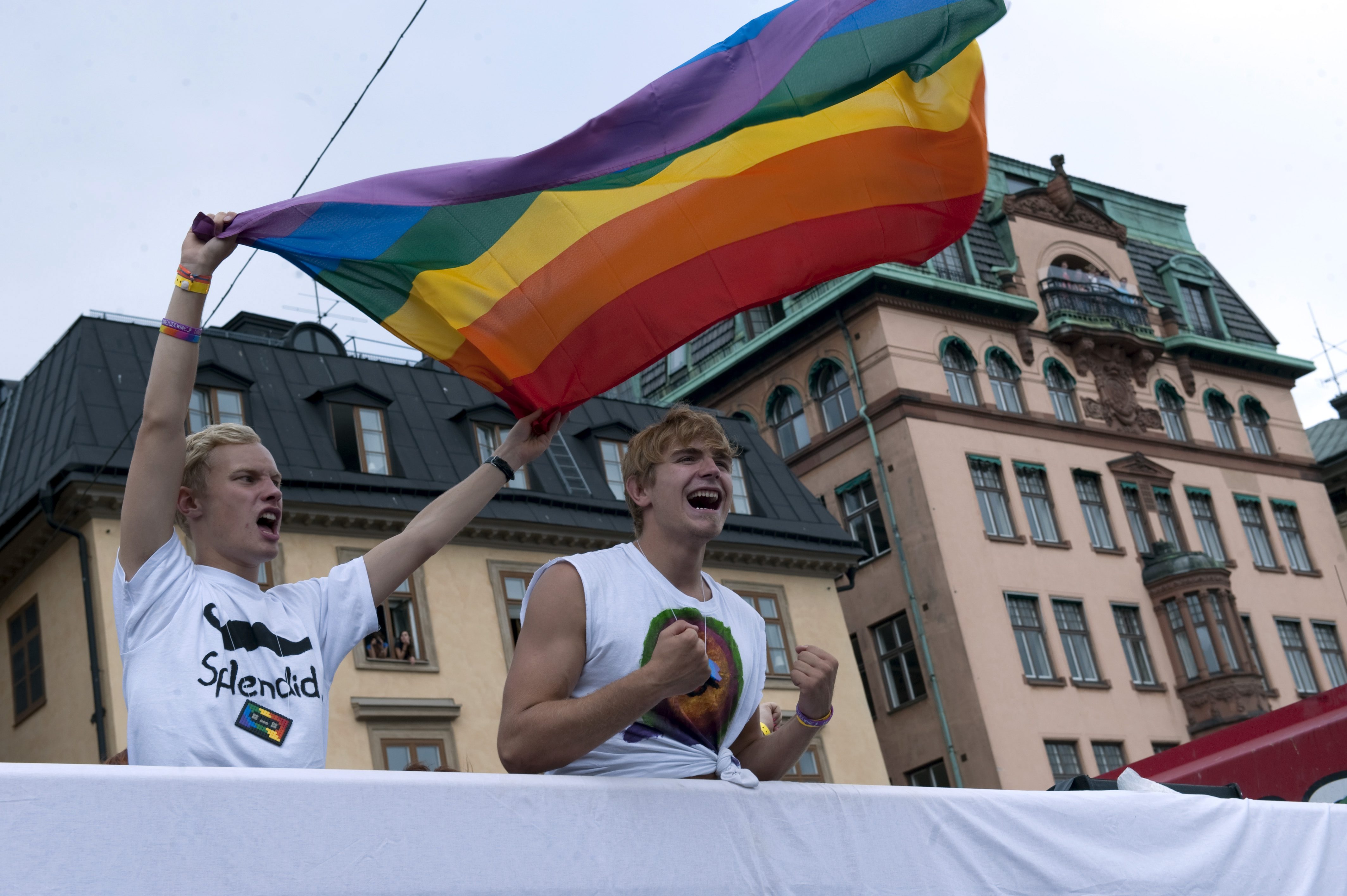 Örebros kommuns användarpolicy hindrar anställda från att gå in på hemsidor som rör homosexualitet.