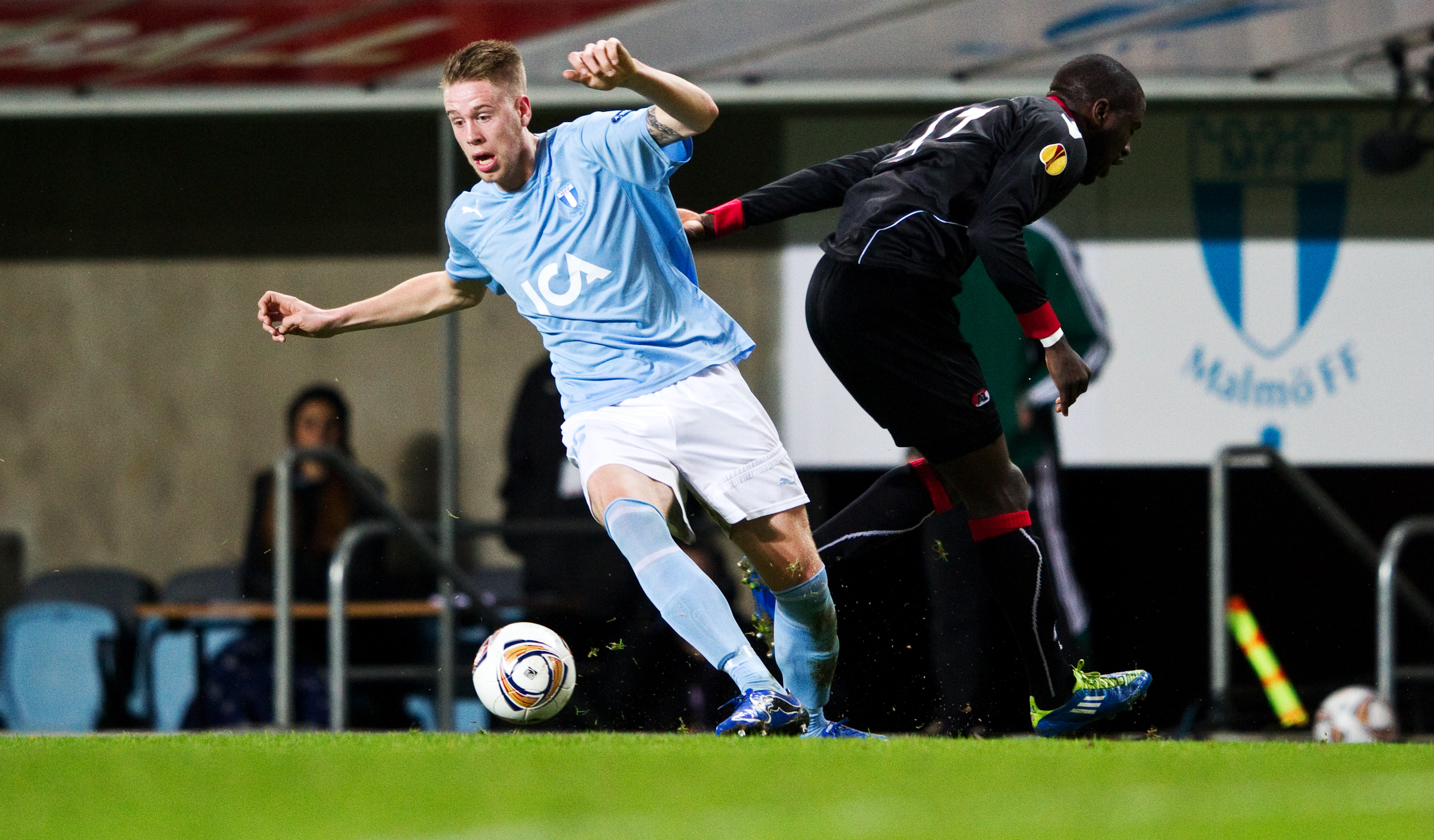 5. Pontus Jansson, mittback. Betyg: 4/5. Lagets nye försvarsgeneral då Daniel Andersson inte är tilltänkt för startelvan. En mittbackstalang som ses som en framtida landslagsman. Bra spelsinne och stark på huvudet. 5. Pontus Jansson, mittback. Betyg: 4/5. Lagets nye försvarsgeneral då Daniel Andersson inte är tilltänkt för startelvan. En mittbackstalang som ses som en framtida landslagsman. Bra spelsinne och stark på huvudet.