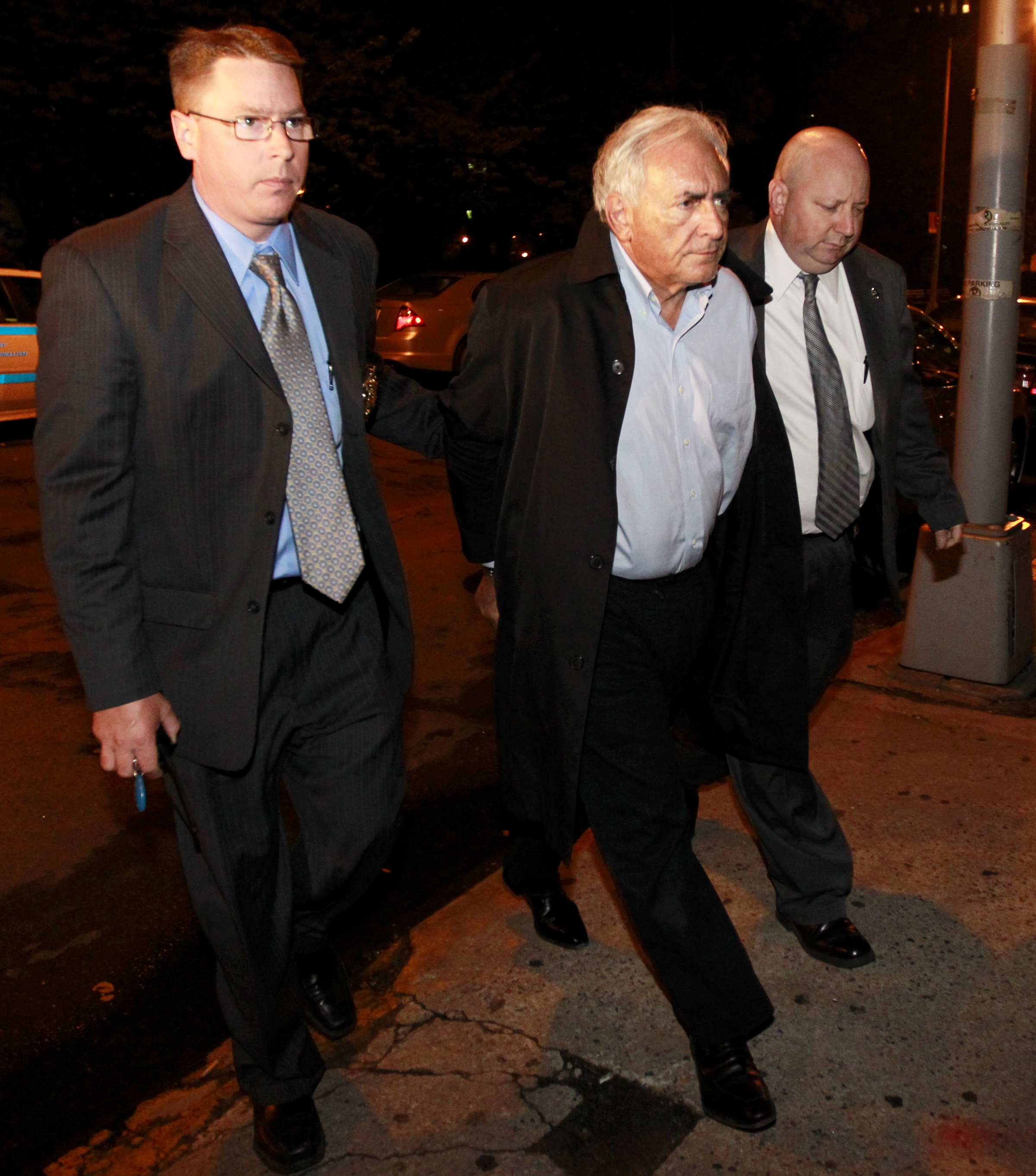 På måndagen fördes Dominique Strauss-Kahn till rätten i New York.