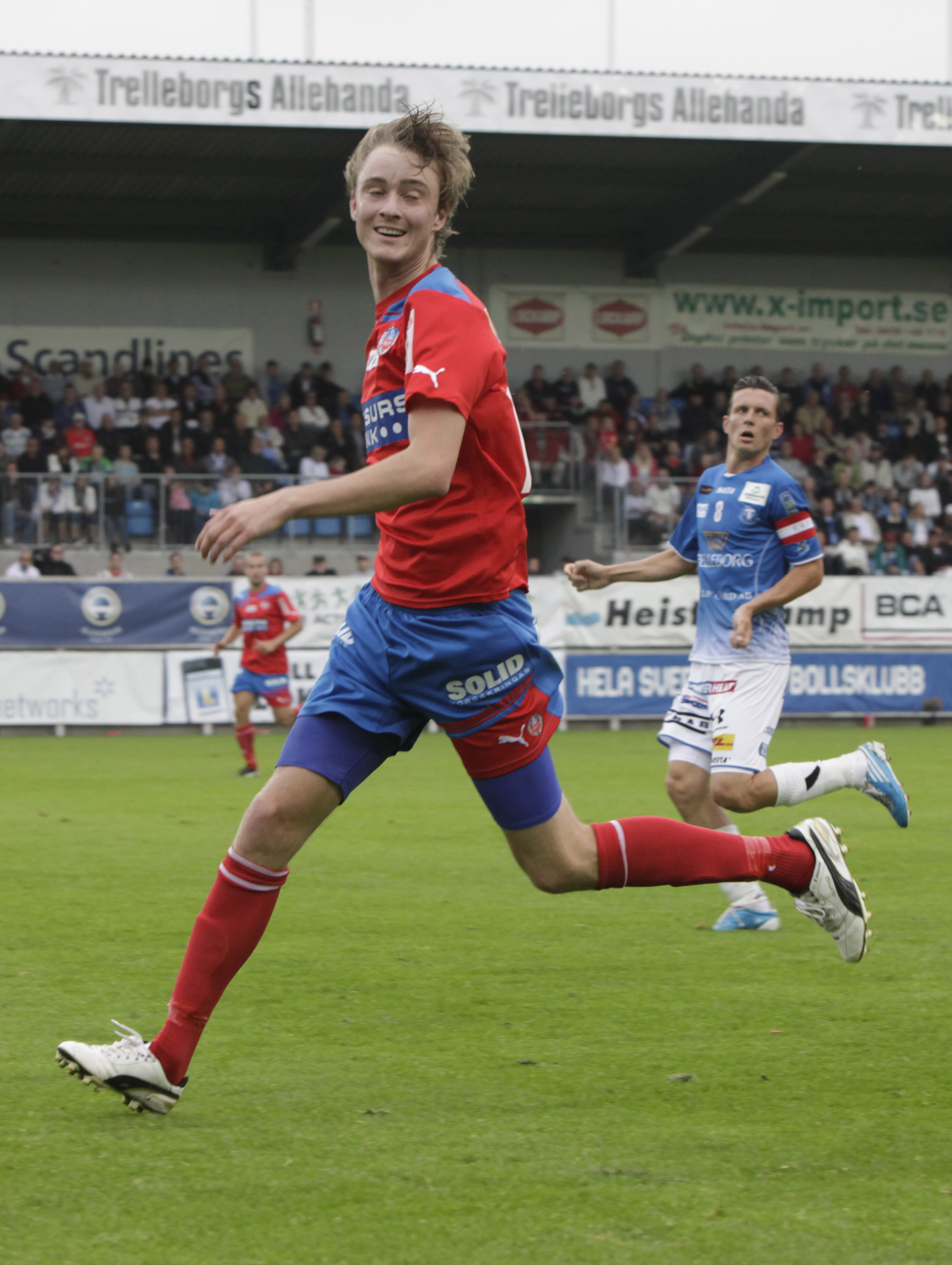 Näste man att lämna skutan blev supertalangen Rasmus Jönsson, vars namnteckning beslagtogs av tyska Wolfsburg. Näste man att lämna skutan blev supertalangen Rasmus Jönsson, vars namnteckning beslagtogs av tyska Wolfsburg.