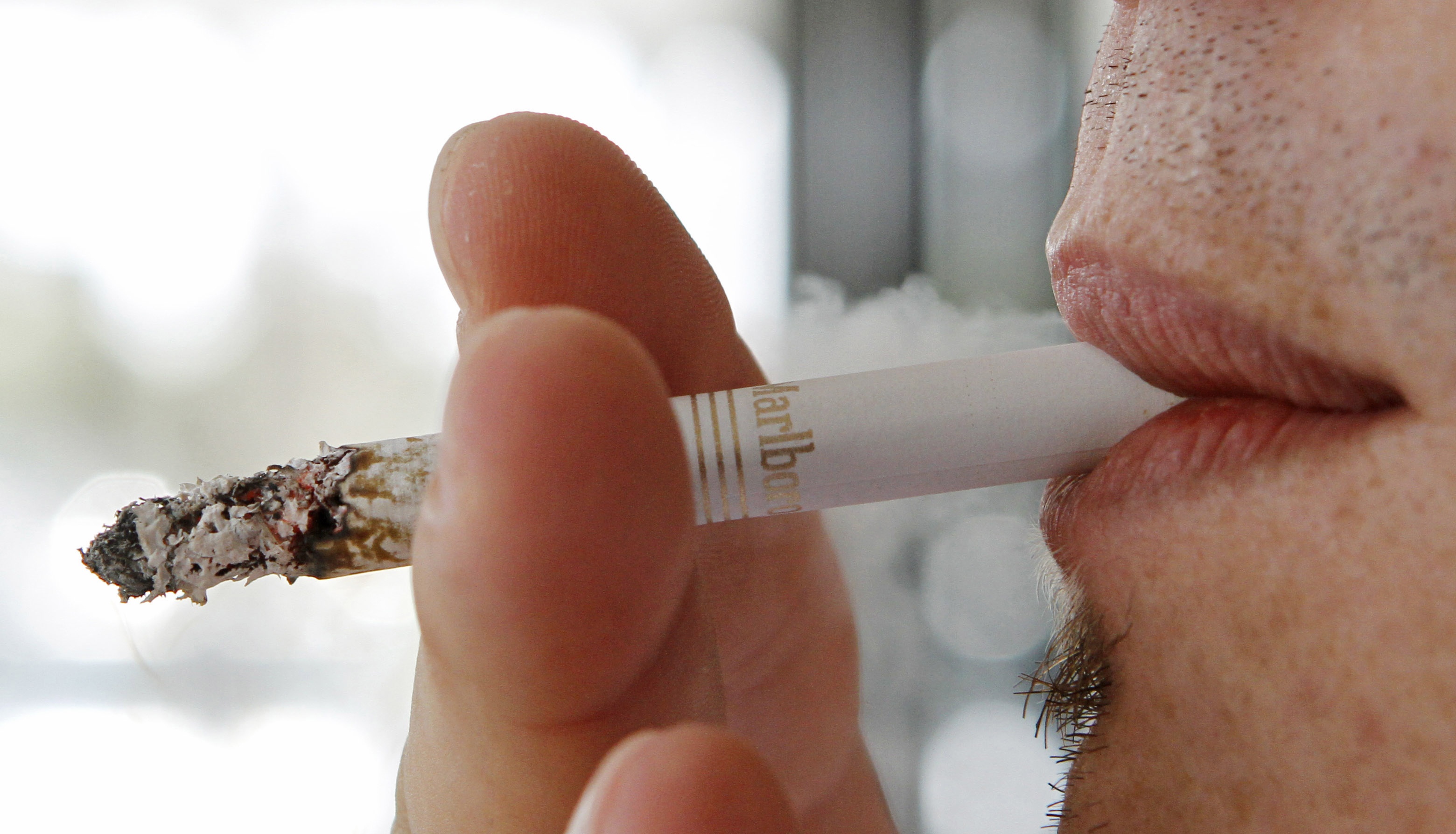 Tobaktillverkarna menar att de nya hälsokraven gör konsumenterna "deprimerade, nedstämda och rädda".