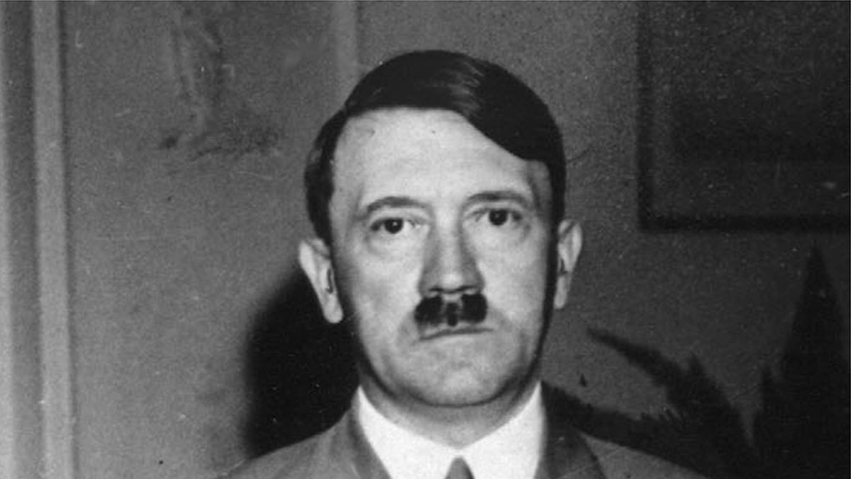 Adolf Hitler föddes den 20 april 1889.