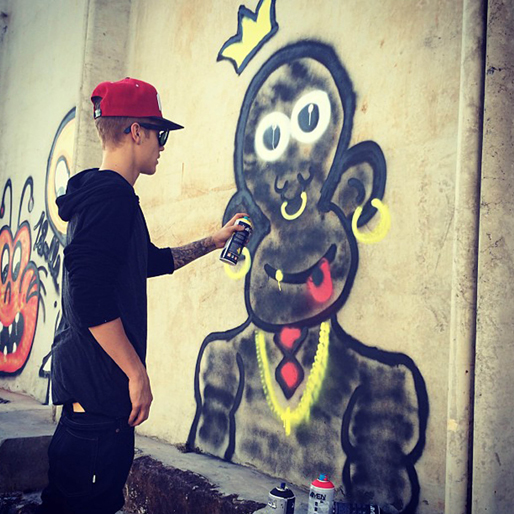 Justin Bieber visar vad han åstadkommit i veckan. Justin Bieber visar vad han åstadkommit i veckan.