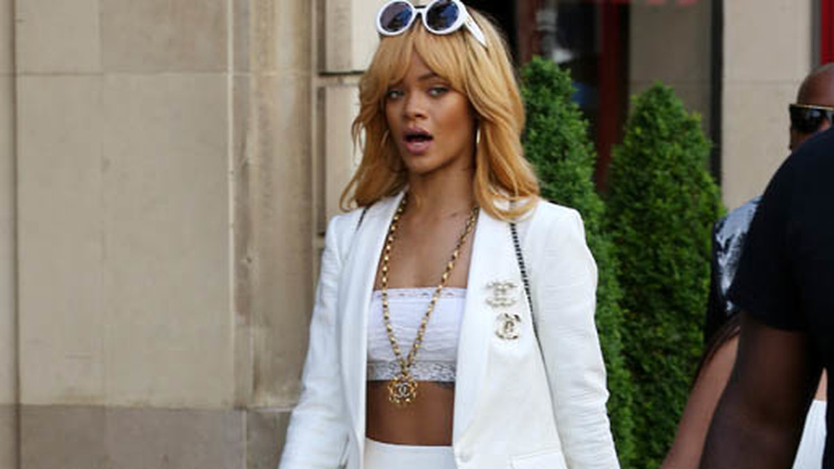 En annan som var toksnygg var Rihanna som körde en tennisinspirerad stil med vit kort kjol och vit topp. 