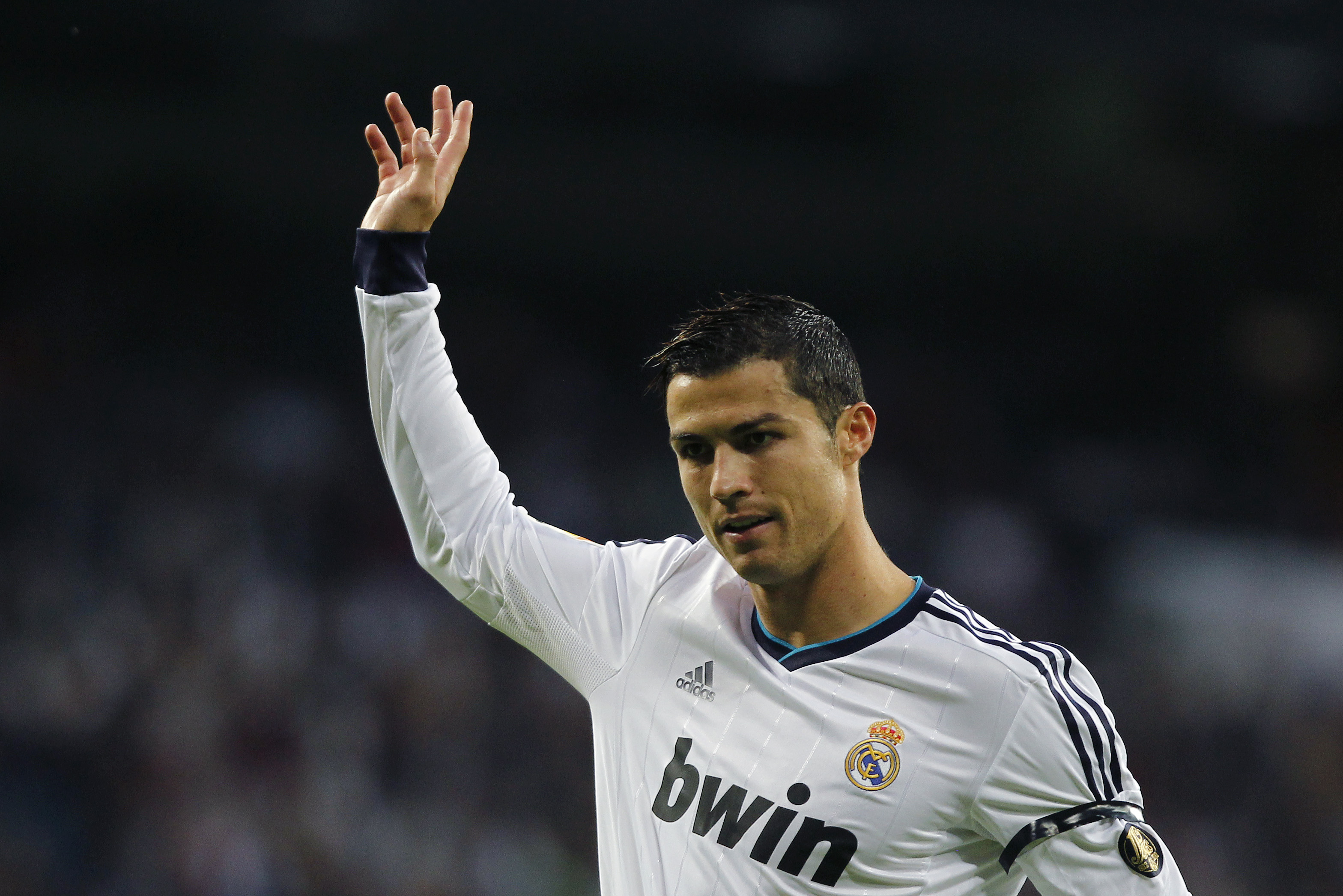 Ronaldo satte 1–1 på straffspark – och passade på att hylla åttaårige Benjamin Alonso Ezquerra som dog i en bilolycka i måndags. 
