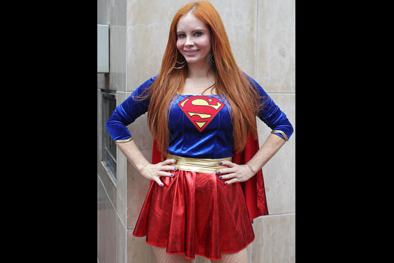 Men meningen med maskerad är väl att det ska vara roligt? Inte tragiskt, som i fallet Phoebe Price. Men meningen med maskerad är väl att det ska vara roligt? Inte tragiskt, som i fallet Phoebe Price.