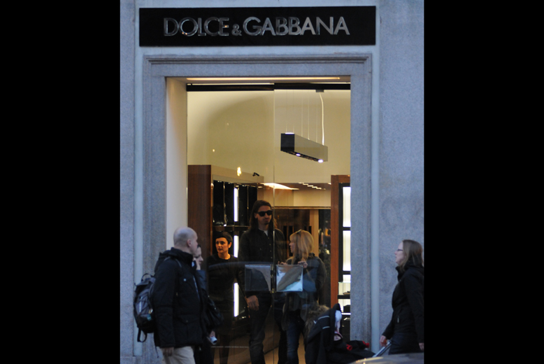 Zlatan och Helena lämnade favvobutiken i Milano.