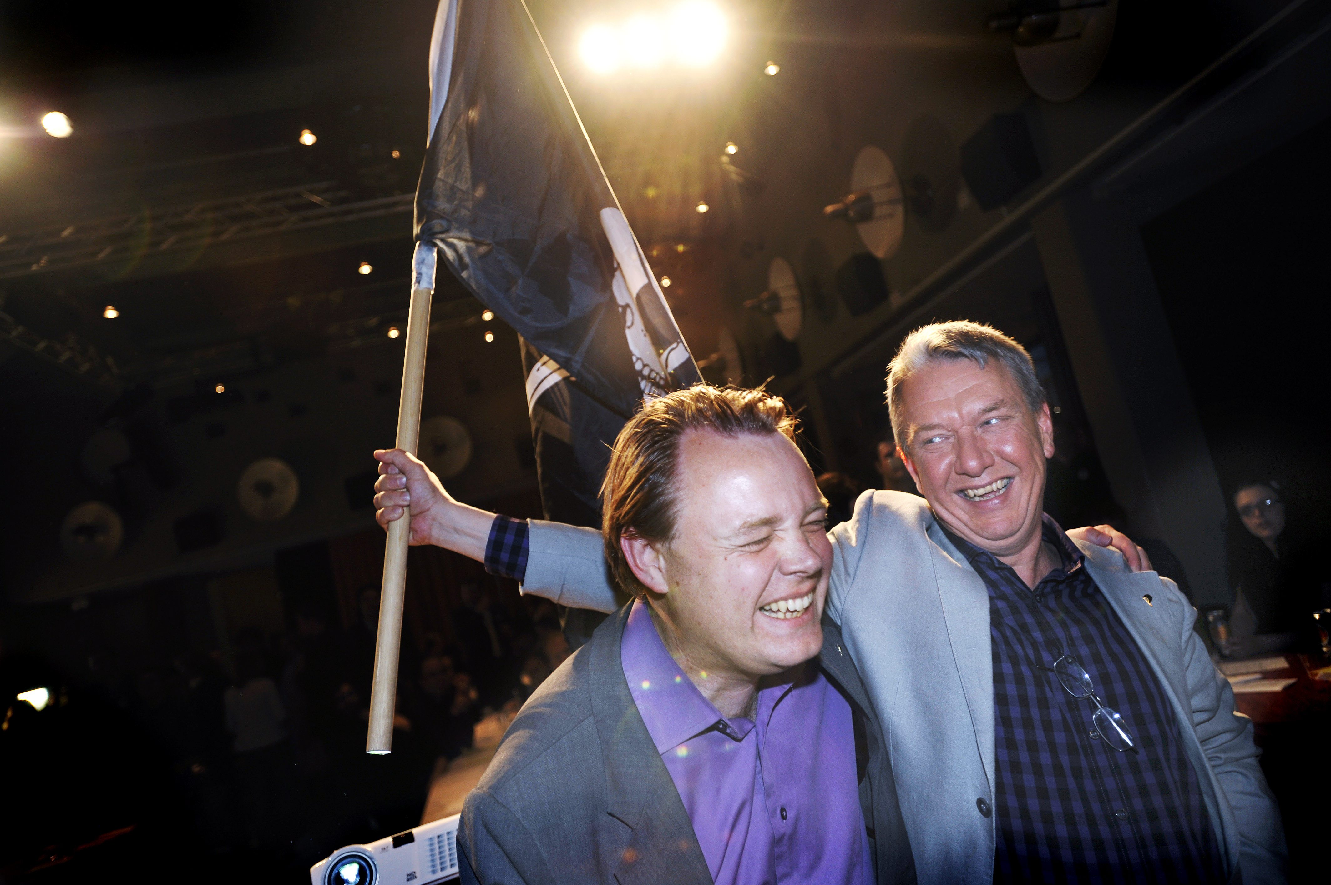 Sverigedemokraterna, Riksdagsvalet 2010, Piratpartiet, Henrik Oscarsson
