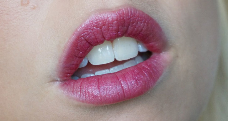 3. Flaming Lips: Läpparna går i djupa bärfärger i vår och läppstiften lämnas diffusa i kanterna för en omålad effekt. Skippa helt enkelt läppennan om du vill hålla dig till trenden. Flirtiga läppar ska det vara! 