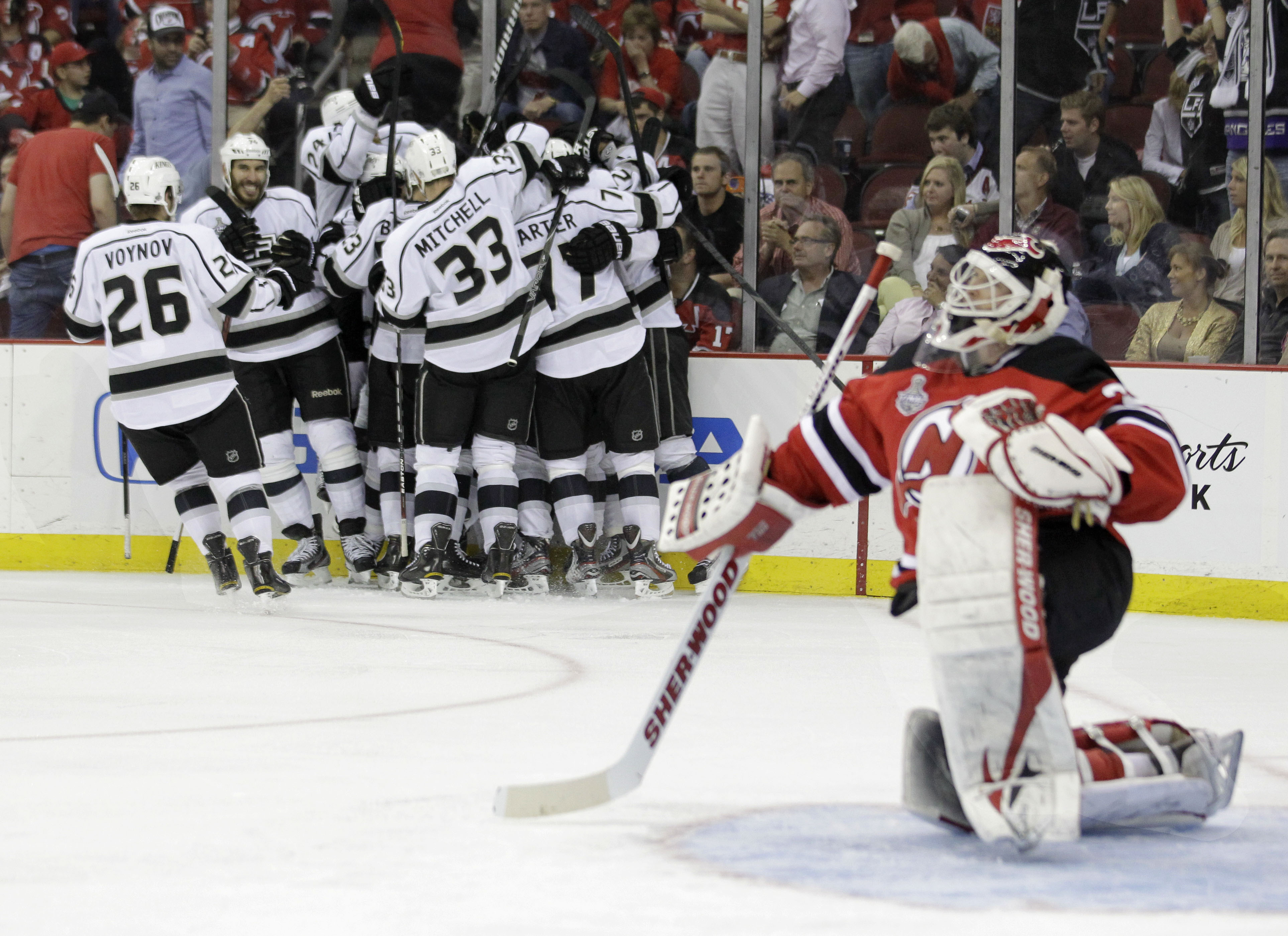 Los Angeles Kings vann den första Stanley Cup-finalen på bortaplan och har nu hastigt och lustigt övertagit hemmafördelen. Los Angeles Kings vann den första Stanley Cup-finalen på bortaplan och har nu hastigt och lustigt övertagit hemmafördelen.