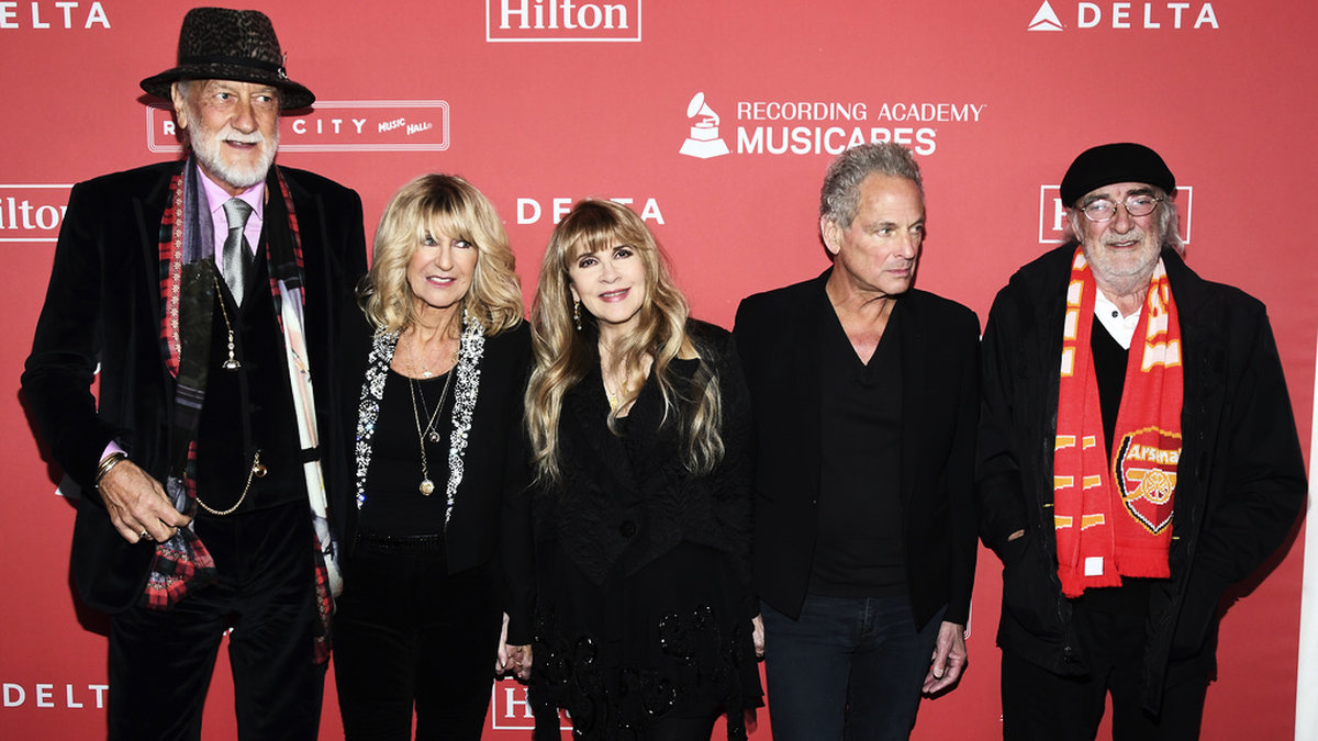 Fleetwood Mac fortsätter inte utan Christine McVie, tvåa från vänster, som avled i fjol. Arkivbild.