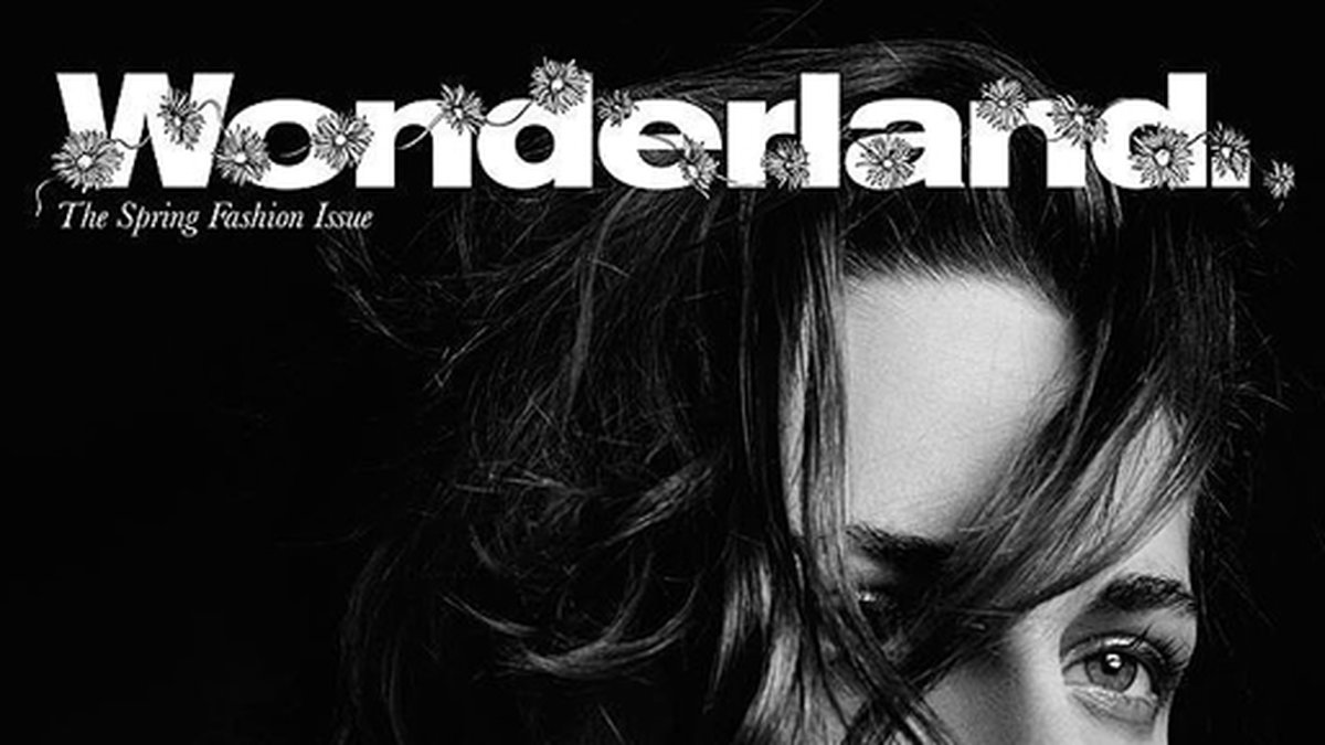 Kristen Stewart på omslaget till Wonderland. 