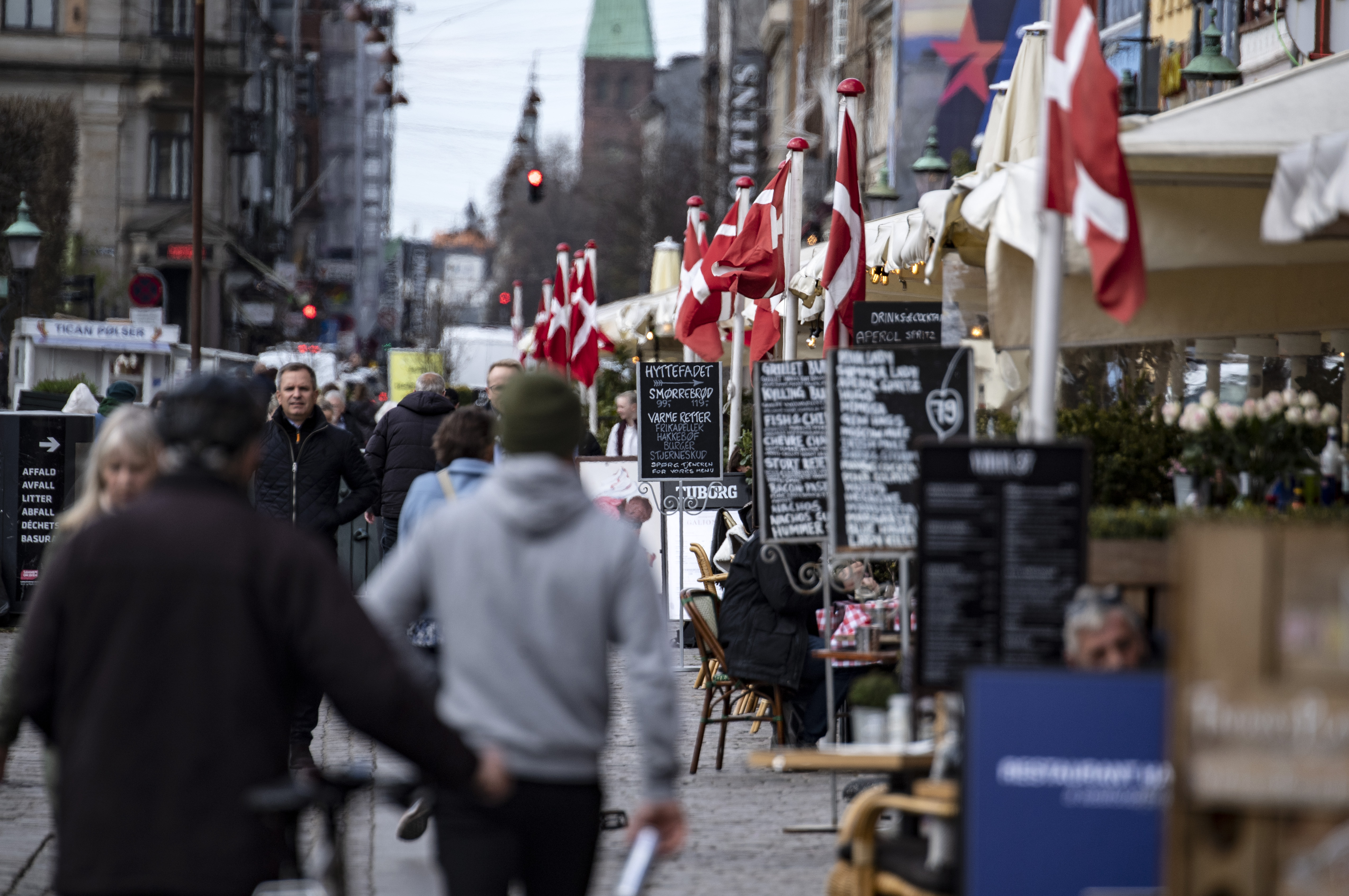 Lättnader i Danmarks restriktioner gör att danskarna nu kan gå på bio, gymma och festa igen.