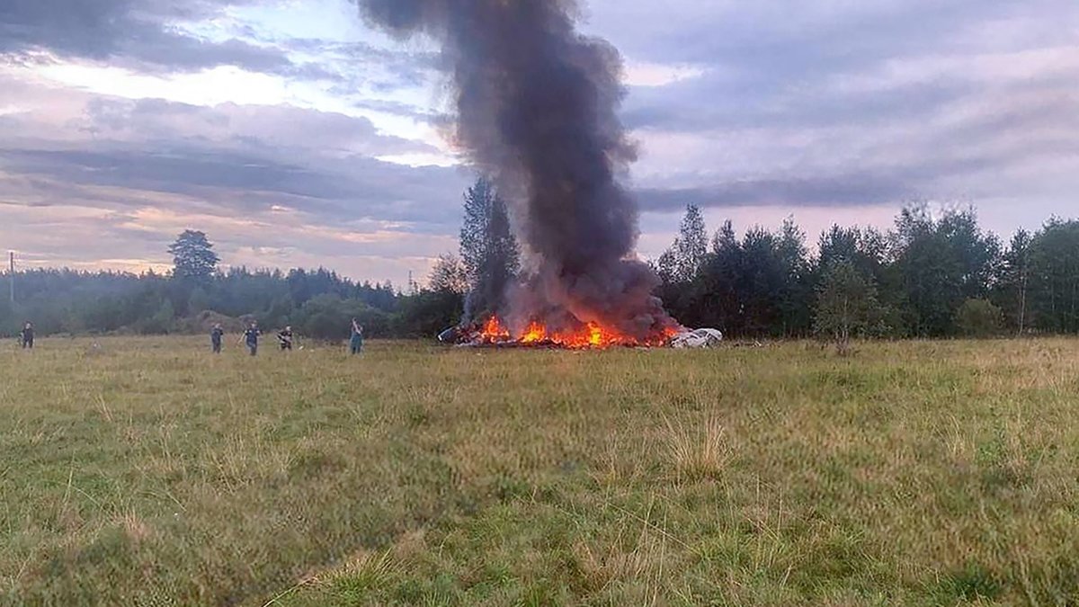 En bild som påstås vara tagen vid olycksplatsen. Bildleverantören AFP har dock inte kunnat bekräfta att det rör sig om det aktuella flygplansvraket.
