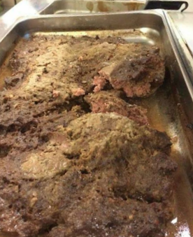 Den omdebatterade köttfärstårtan är numera bortplockad från matleverantören Fazers meny.