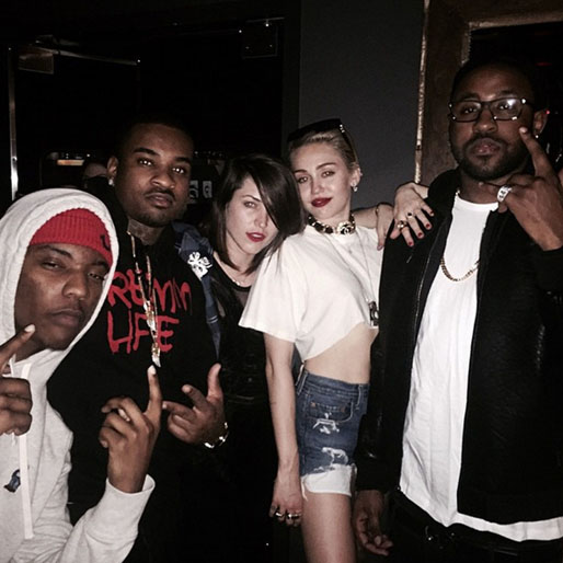 Miiley i jeansshorts. Miiley i jeansshorts.