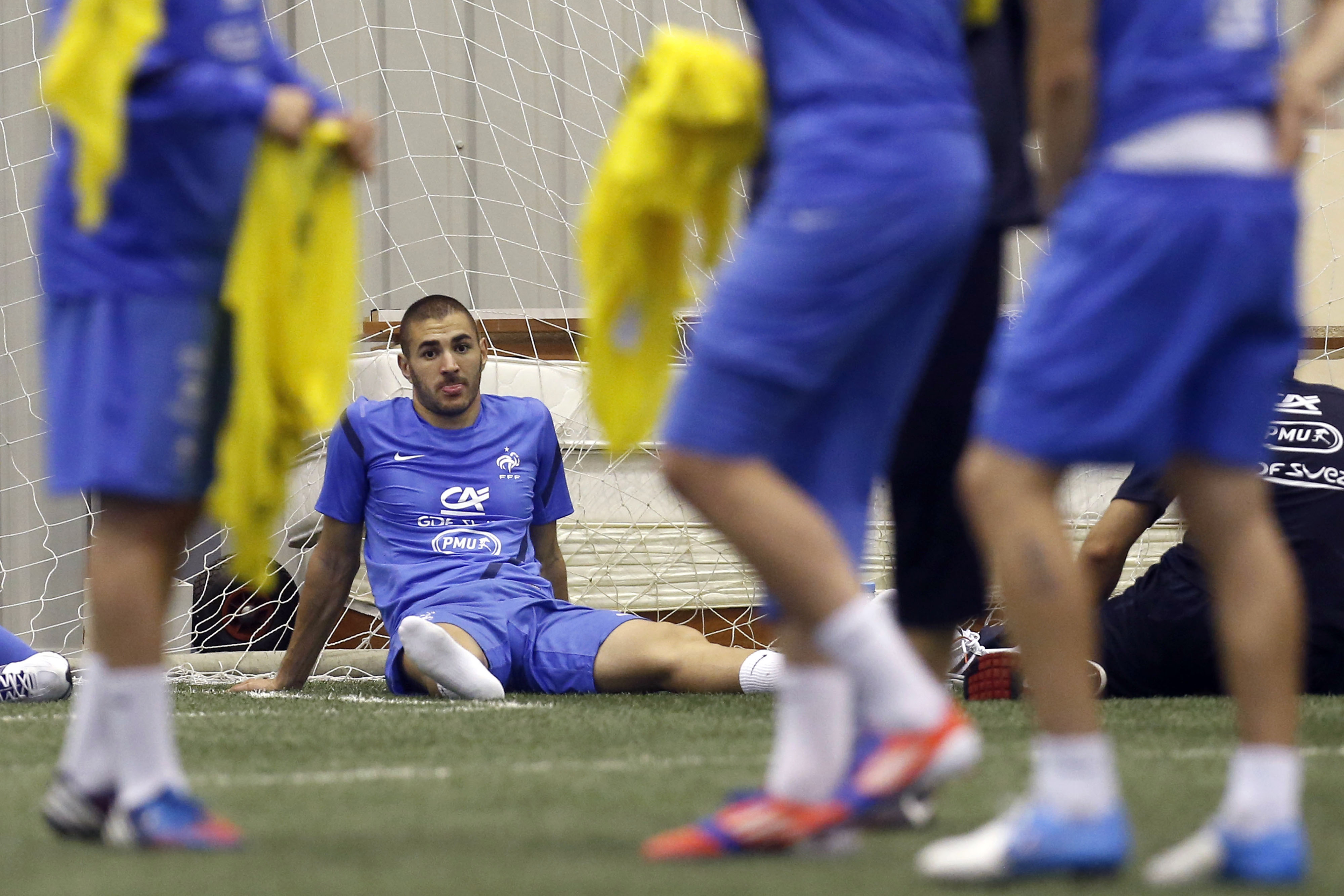 Karim Benzema lyckades skada sig i sömnen.