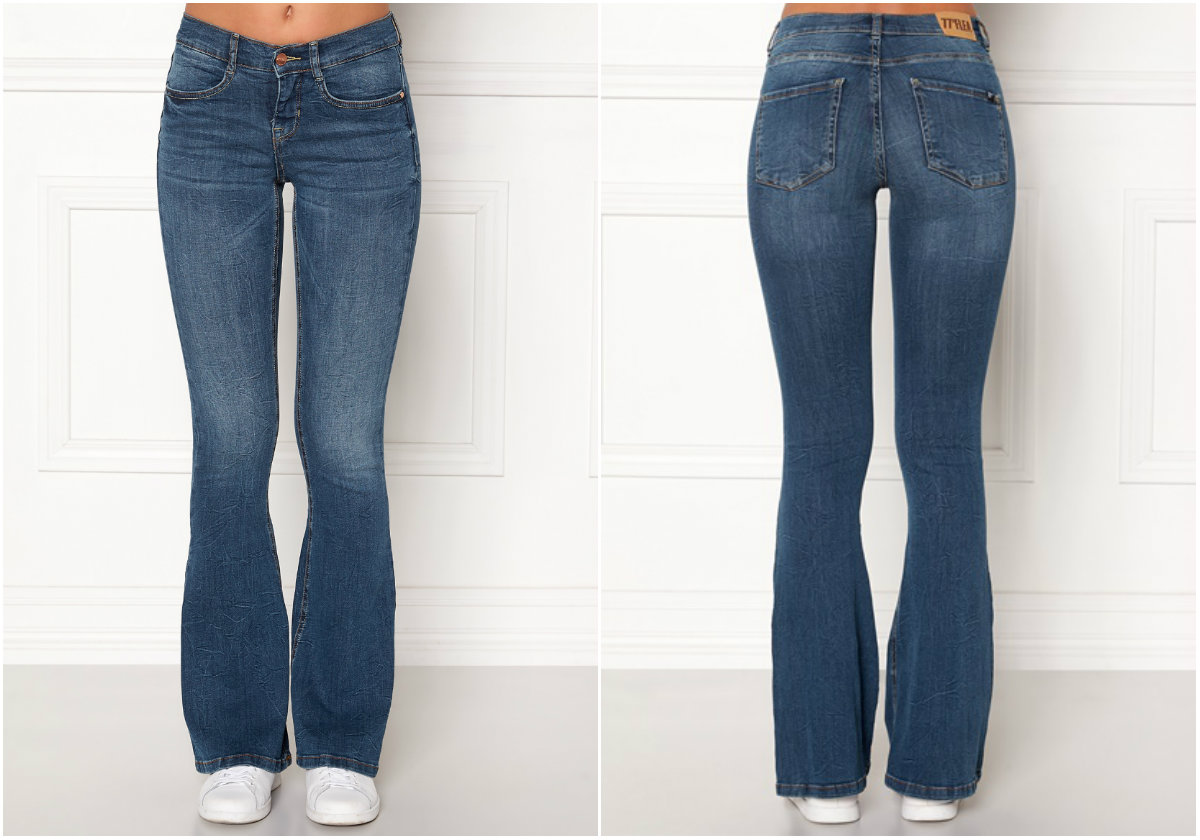 Mörka utsvängda jeans Mörka utsvängda jeans