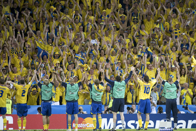 Camp Sweden blir avtackade av det svenska landslaget.