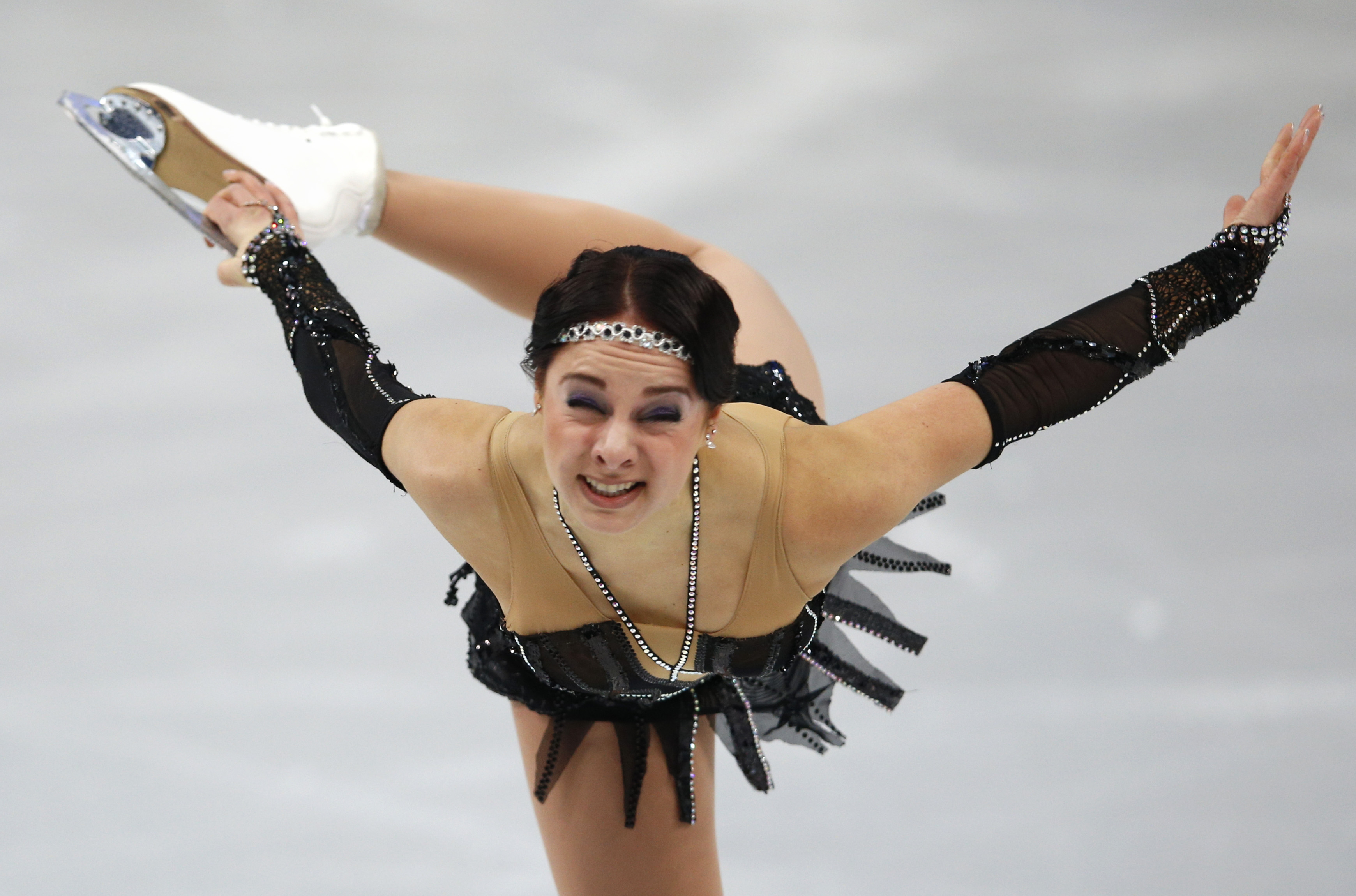 Estlands Elena Glebova ser plågad ut. Estlands Elena Glebova ser plågad ut.