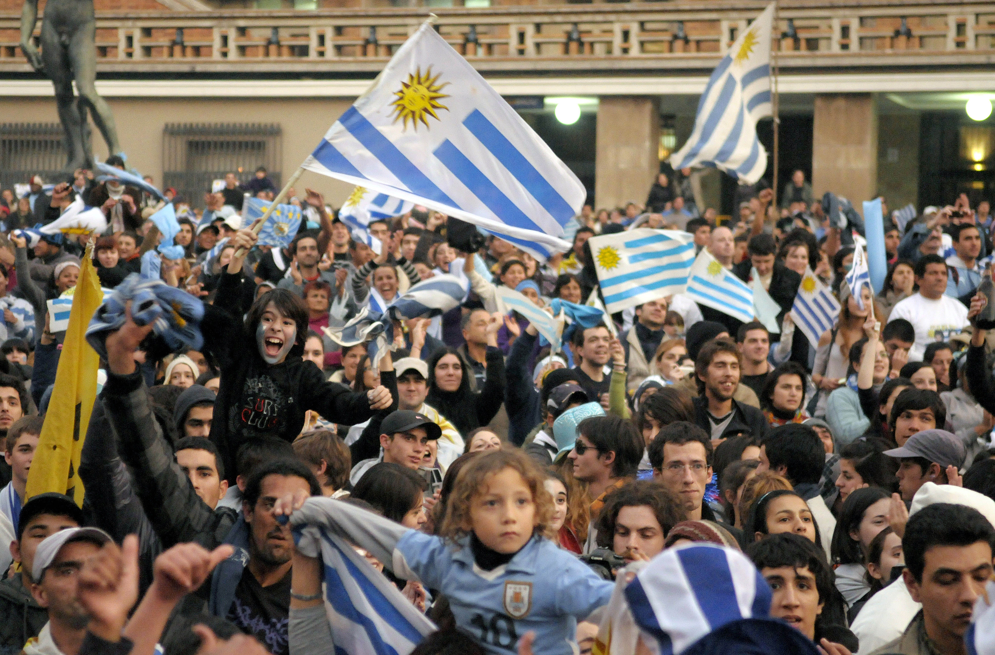 Detta firades självklart inte bara i Argentina (där finalen spelades) utan även i Uruguays huvudstad Montevideo.