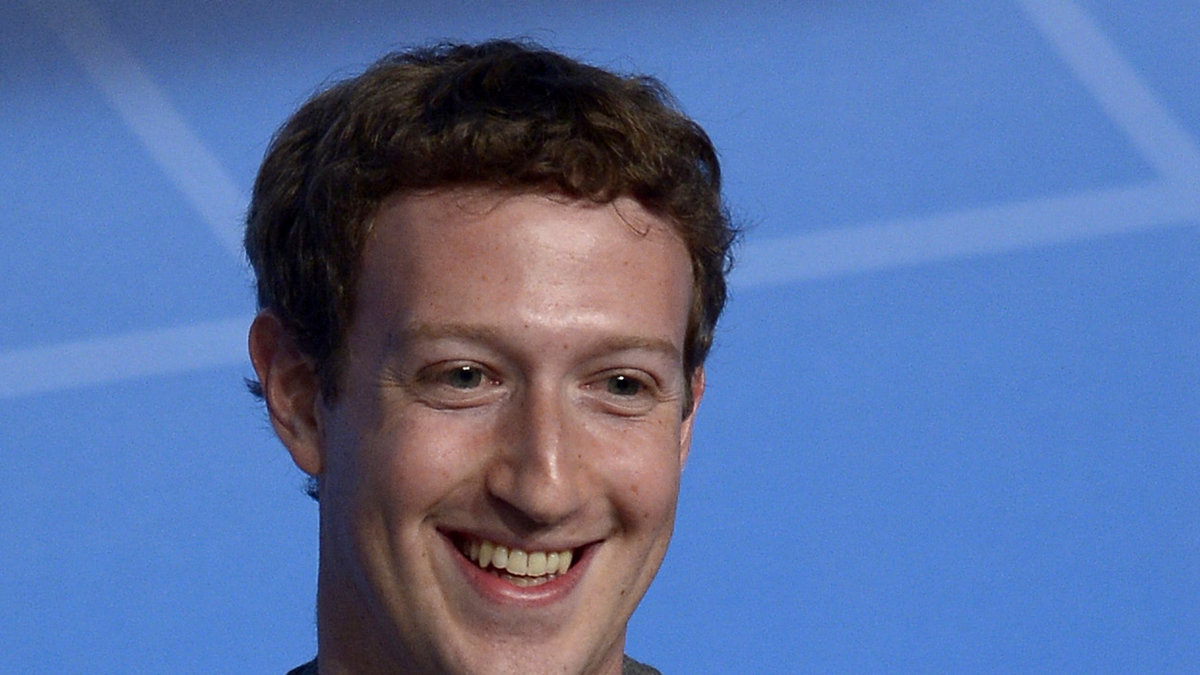 Facebook-vd:n Mark Zuckerberg kan skratta hela vägen till banken.