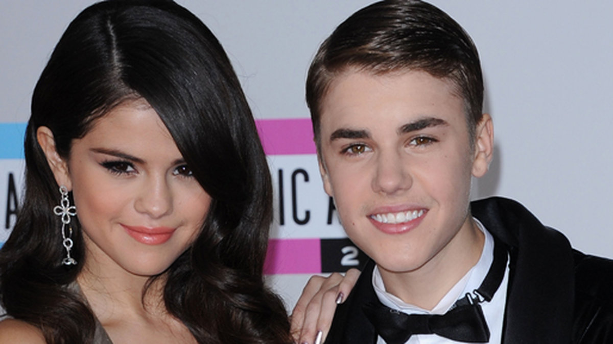 Relationen mellan Justin Bieber och Selena Gomez har varit stormig. I april återförenades paret – och Bieber var inte sen med att visa det för omvärlden genom att publicera en gosig kärleksbild på sig själv med Selena. 