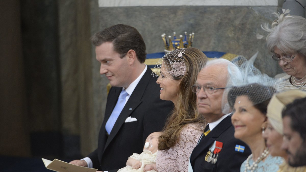 Christopher O'Neill, prinsessan Madeleine och prinsessan Leonore, kung Carl Gustav och drottning Silvia.