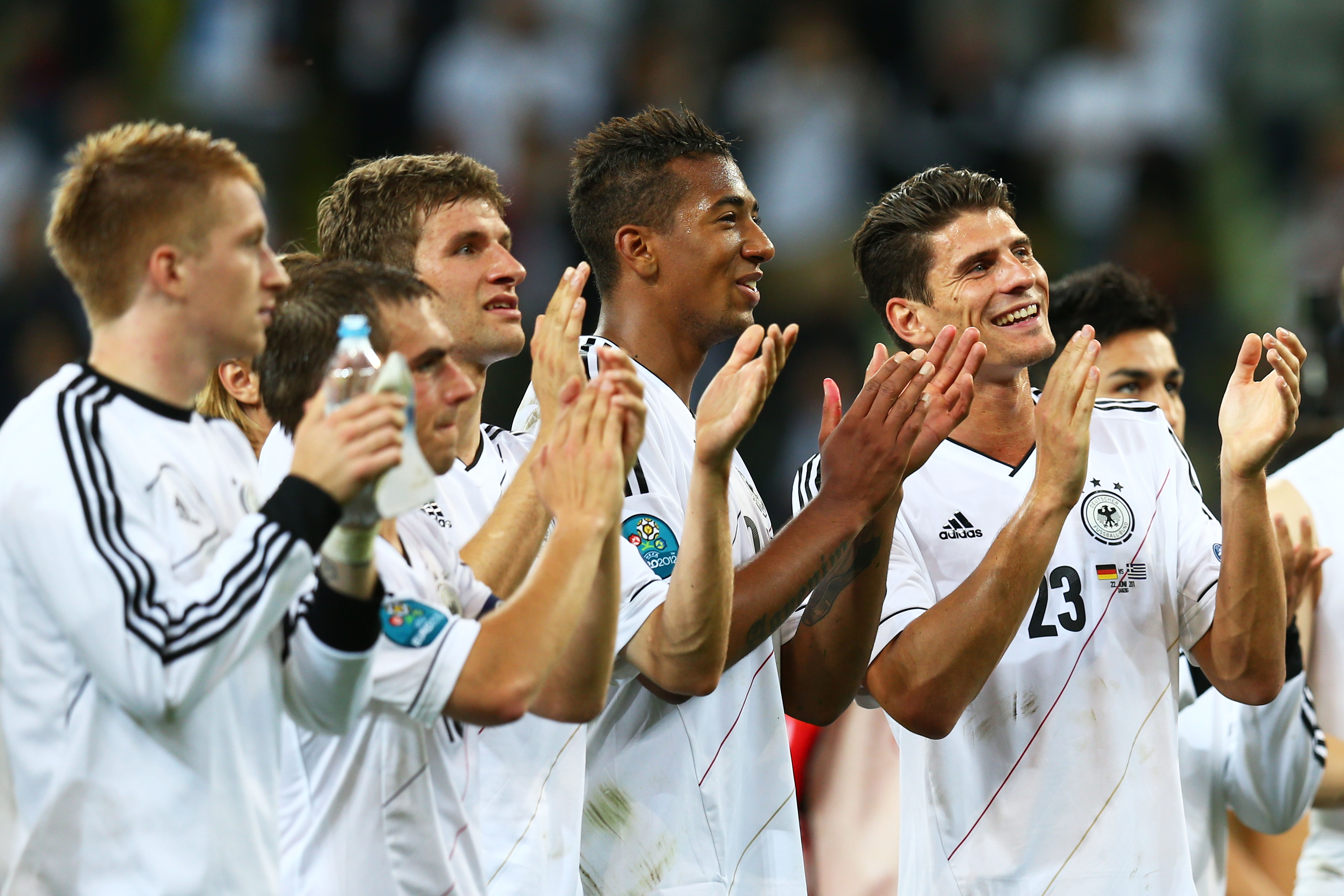 Tyskland vann med 4–2 och spelarna var nöjda efter matchen...se bilderna i kronologisk följd under matchen.