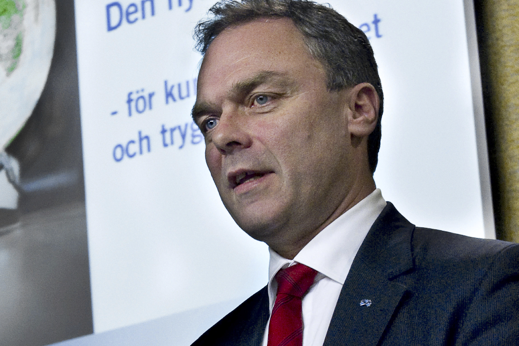 Jan Björklund, Pengar