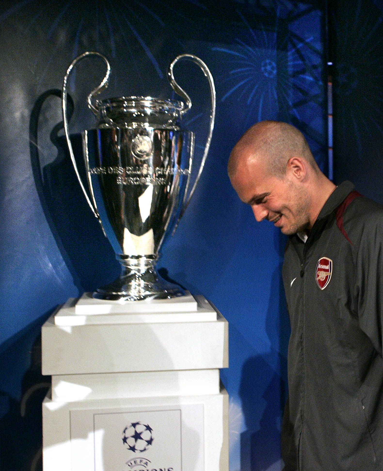 Ljungberg var nära att vinna Champions League 2006, men hans Arsenal torskade finalen mot Barcelona. Ljungberg var nära att vinna Champions League 2006, men hans Arsenal torskade finalen mot Barcelona.