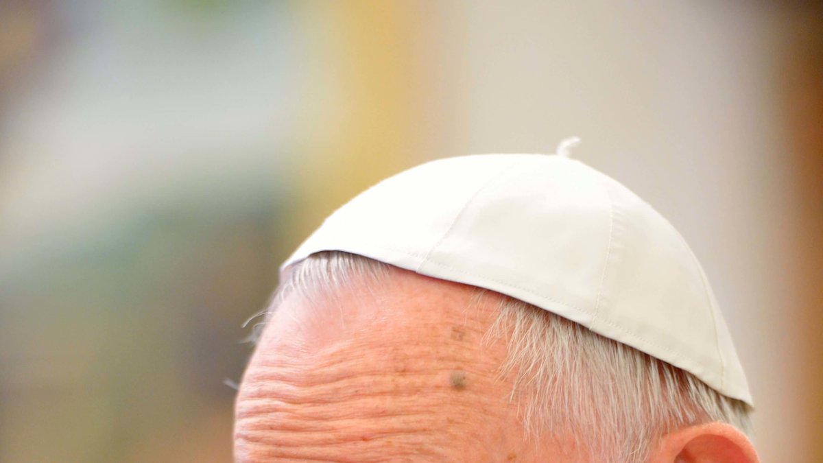 "Vi kristna har så mycket att be om ursäkt för, inte bara för det här, men vi måste be om förlåtelse," sade påven.