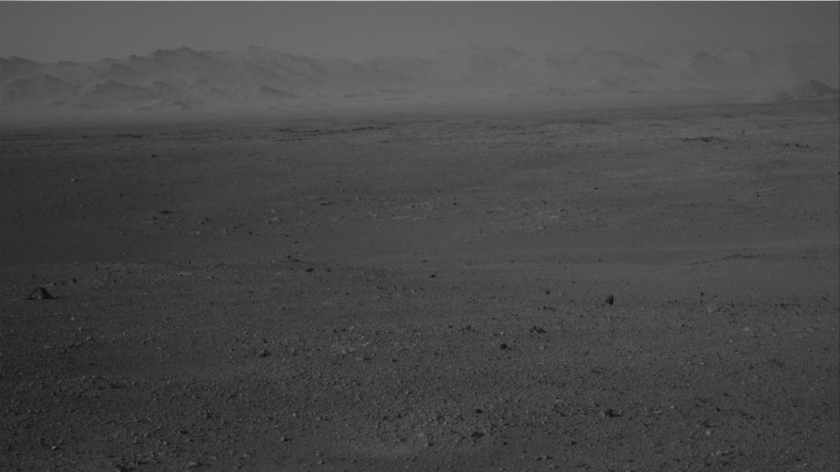Ett av de första foton på Mars som Curiosity skickat hem