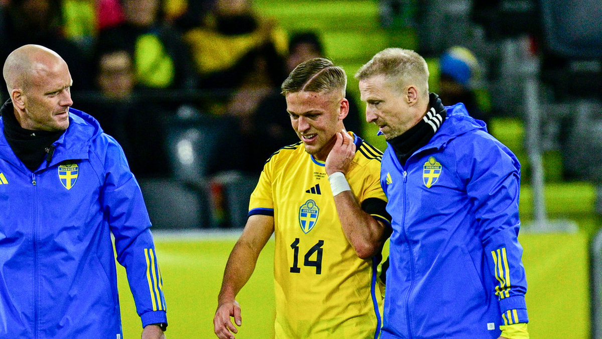 Jesper Karlsson åkte på en rejäl smäll i slutet av landskampen mot Moldavien.
