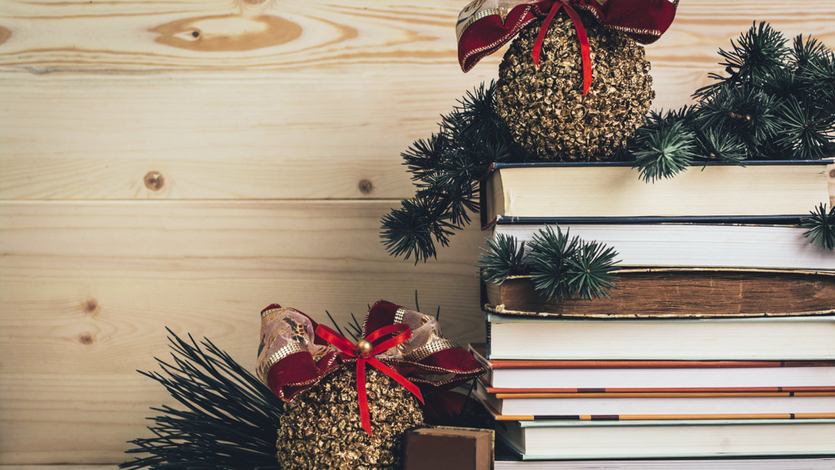Medan julhandeln som helhet väntas gå ner kan bokbranschen gynnas i jakten på mindre dyra julklappar. Arkivbild.