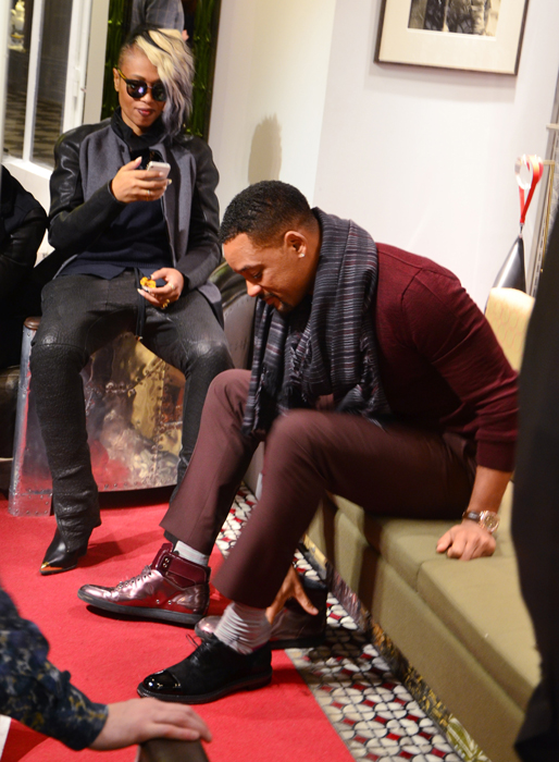 Will Smith shoppar skor på Christian Louboutin i Paris. Will Smith shoppar skor på Christian Louboutin i Paris.