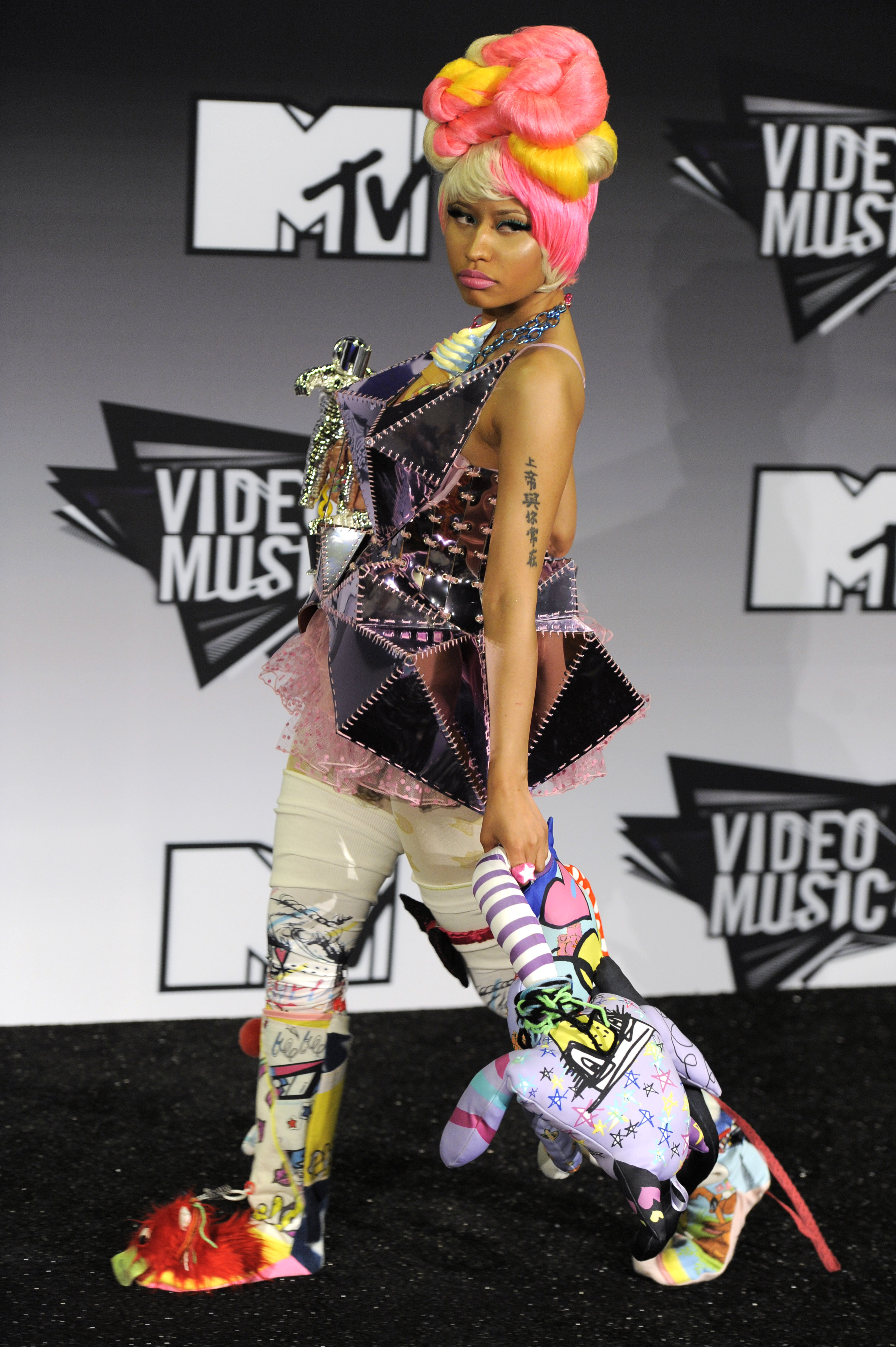Den femåriga stjärnan som gått vilse i leksakslådan tog prompt med sig favoritgosedjuret på MTVgalan. Den femåriga stjärnan som gått vilse i leksakslådan tog prompt med sig favoritgosedjuret på MTVgalan.