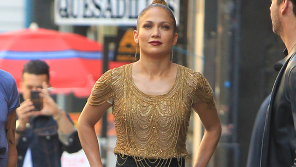 Jennifer Lopez är guldig i Los Angeles.
